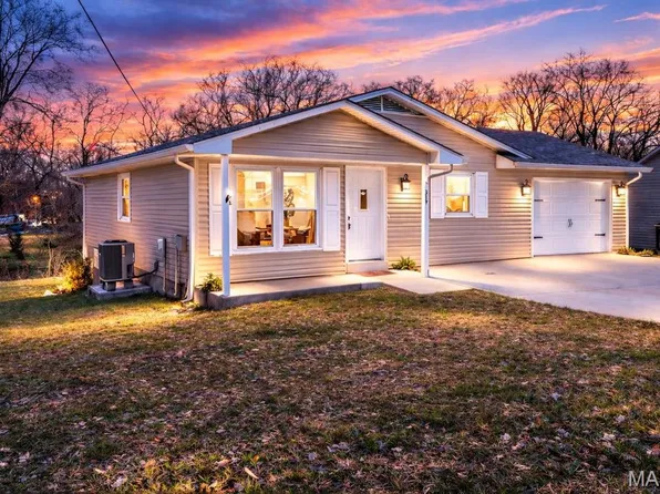 317 E 2nd St, Moscow Mills, MO 63362