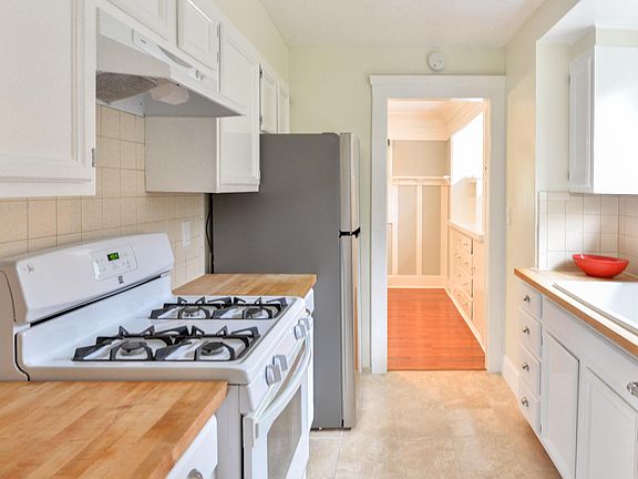 5th image of 1026 Marengo Ave