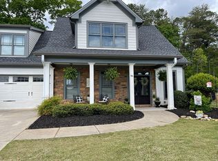 96 Crown Pointe Dr, Dawsonville, GA 30534