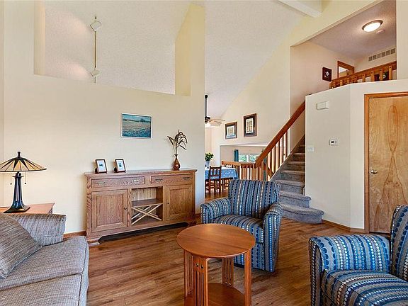 Living room - View 1
