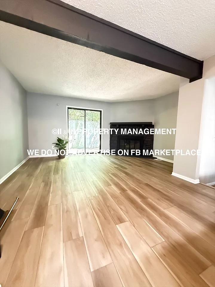 1933 Lawrence Court - 1 — Photo 3