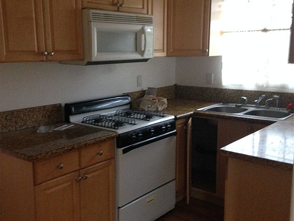 2nd image of 13617 Kornblum Ave APT 5