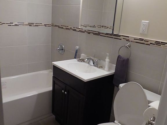 4th image of 31-23 Crescent St #3R