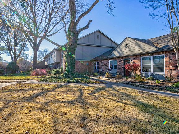 2nd image of 1720 Hobbits Glen Dr #39