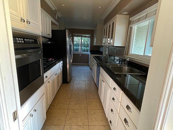 4th image of 2891 San Antonio Dr