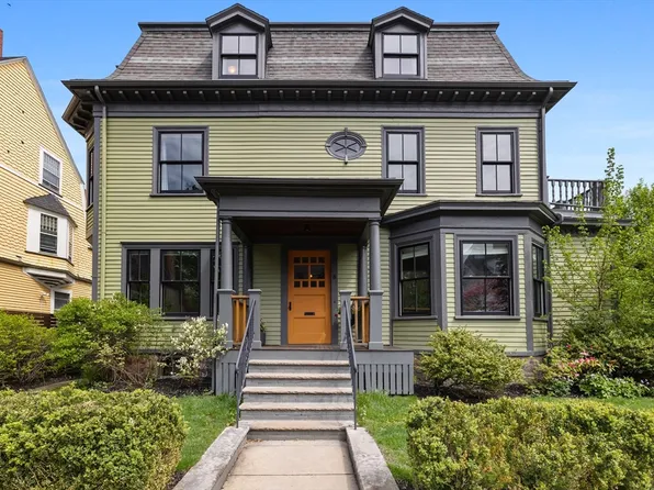 8 Greenough Ave, Jamaica Plain, MA 02130