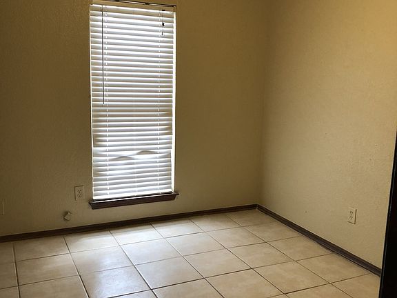 4th image of 341 SW 92nd St