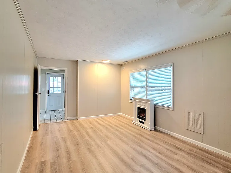 Sherwood Pl — Photo 4