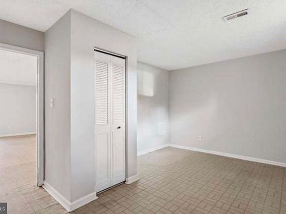 5th image of 5501 Woodlawn Manor Ct #Basement