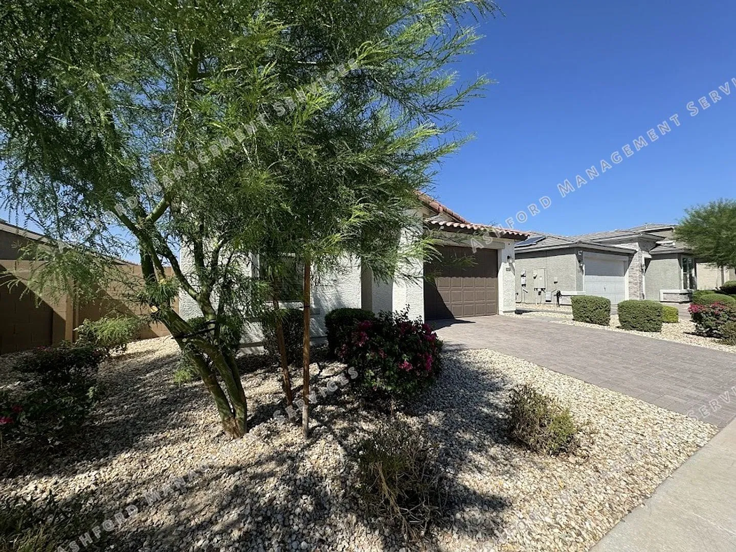 Move In Special Available For Immediate Move-In! Spacious 3-Bedroom + Den With Extra-Large Closet... — Photo 2