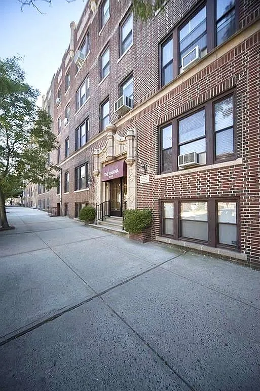 Building Photo - 29-33 51st St #D4