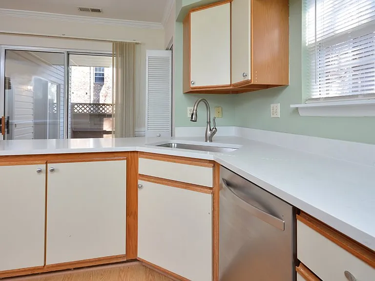 425 Summerwalk Cir — Photo 19