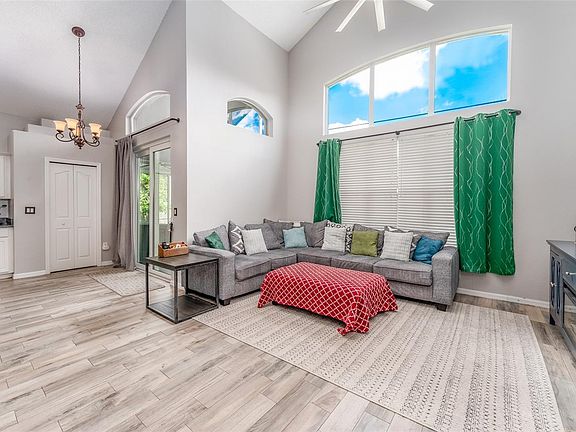 5th image of 24815 Laurel Ridge Dr