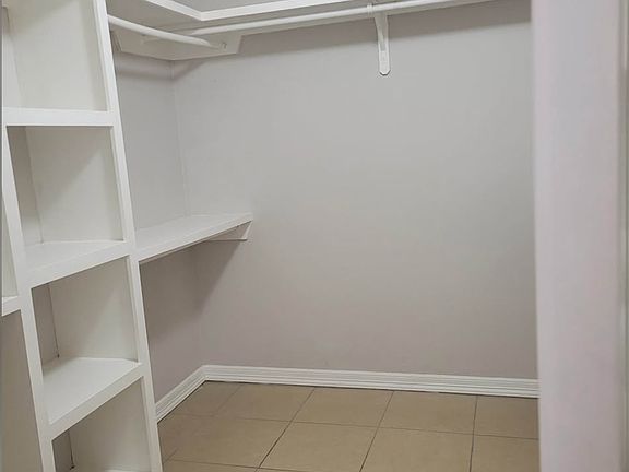 5th image of 3611 Spicewood Dr