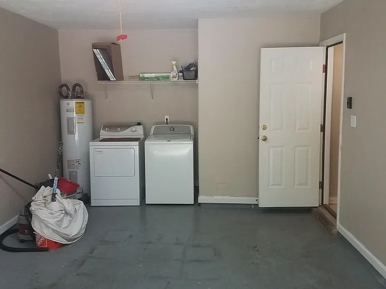 2138 Delta Blvd — Photo 2