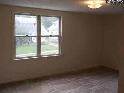 3rd image of 87 Mitchell St