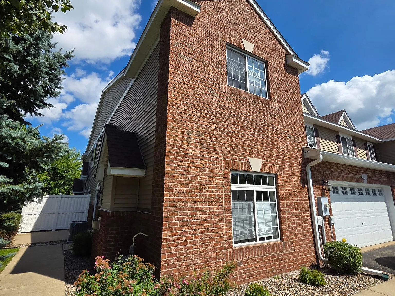3 bed, 2.5 bath, 1809 sqft, $2,745 — Photo 1