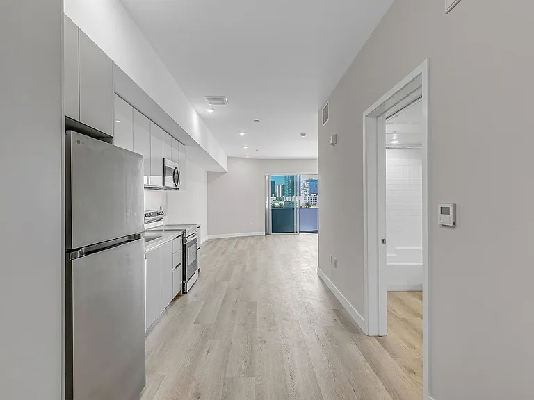 825 Coronado-Building — Photo 117