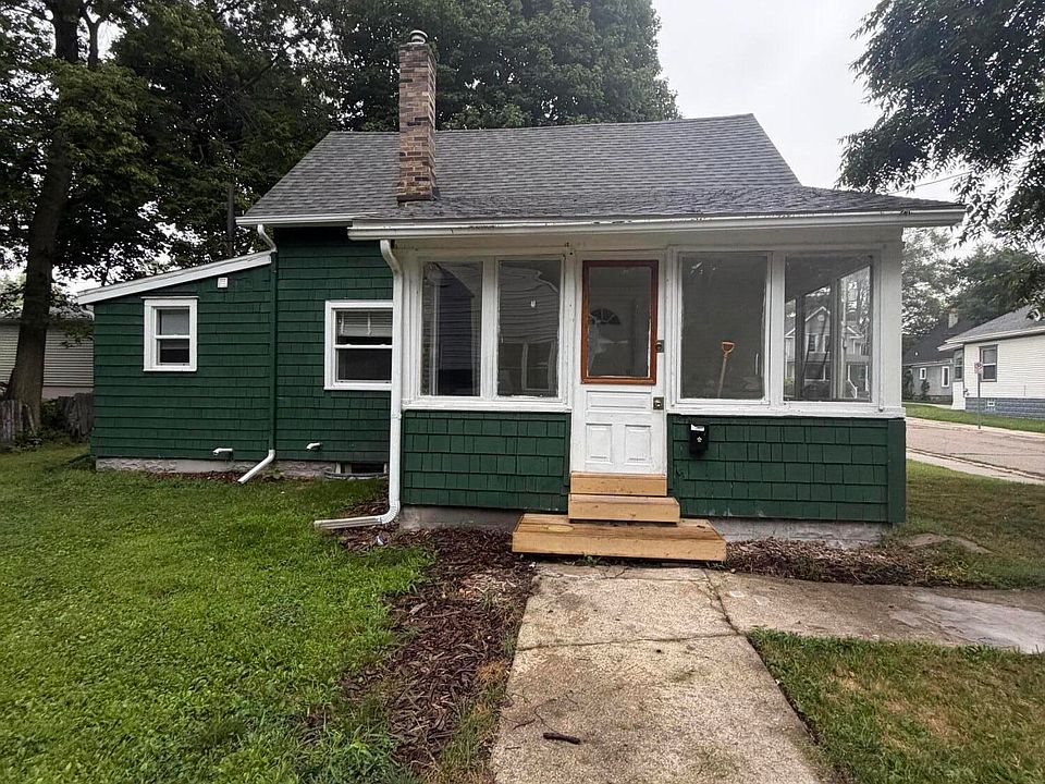 1st image of 406 Pleasant St