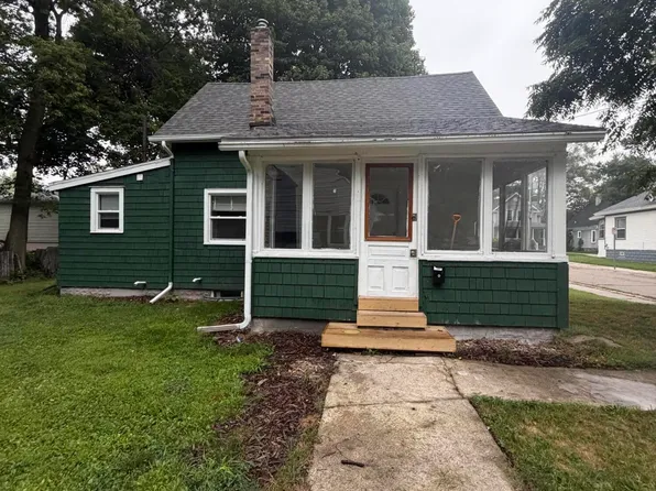 406 Pleasant St, Lansing, MI 48906