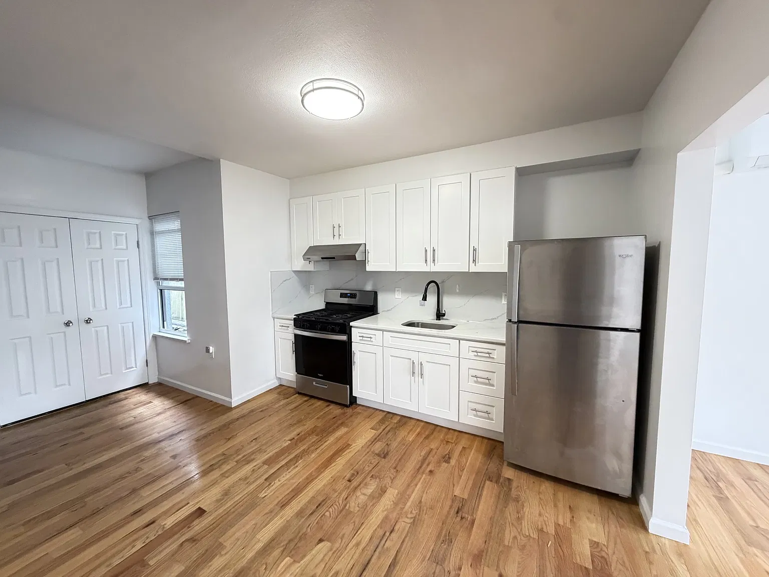 13016 Liberty Ave — Photo 4