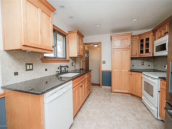 4th image of 2891 Joseph Pkwy