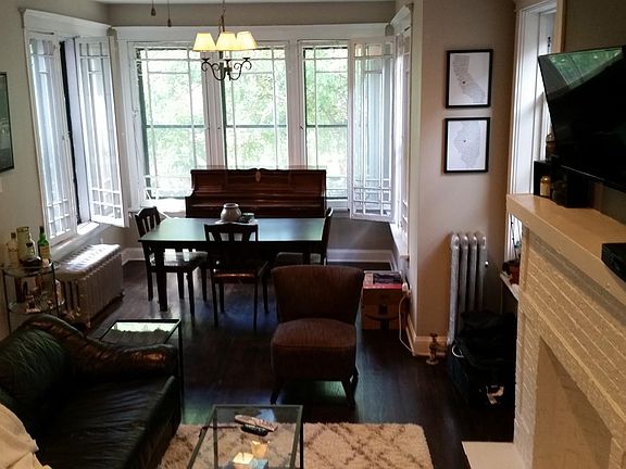 3rd image of 2557 W Wilson Ave #2F