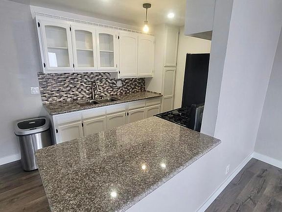 4th image of 855 Victor Ave APT 207
