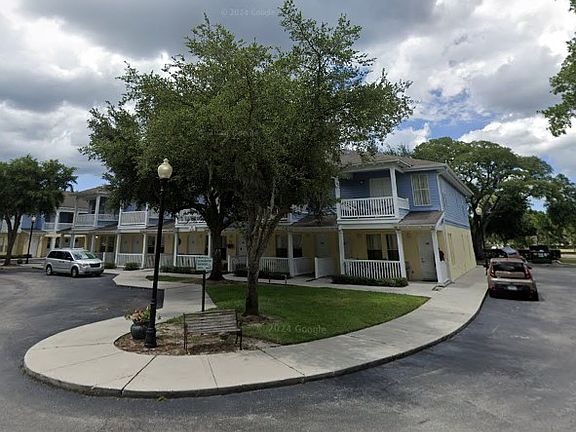 2nd image of 621 Railroad Ave #621