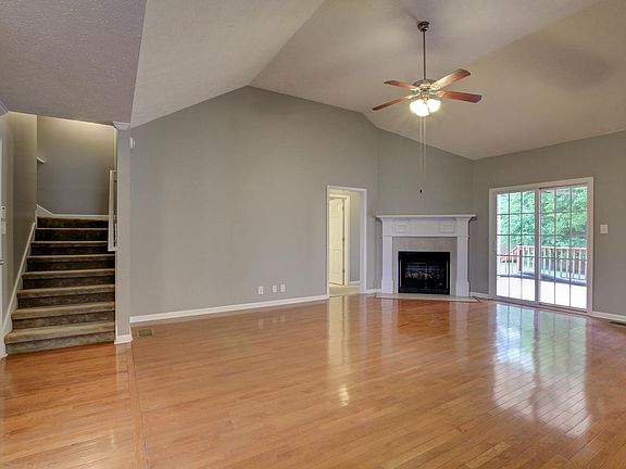 4th image of 1048 Glenhurst Way