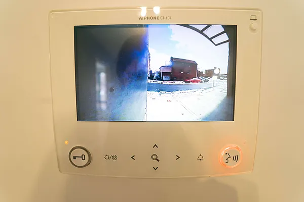 Rented by Manhattan Management LLC | media 35