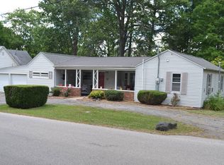 216 Locust St, Albion, IL 62806