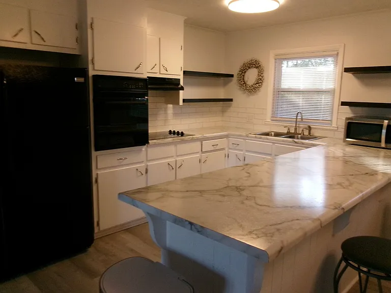 320 Broken Saddle Ln — Photo 9