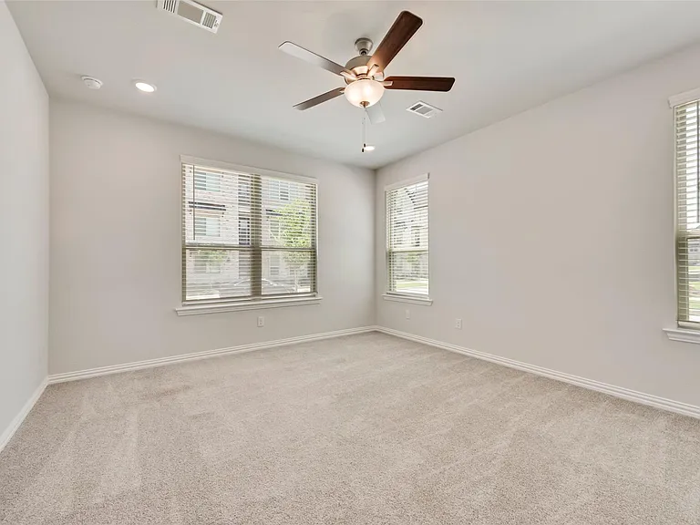 8340 Challenger Ln — Photo 6