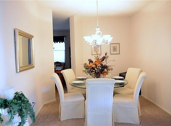 5th image of 8204 Seven Oaks Ln