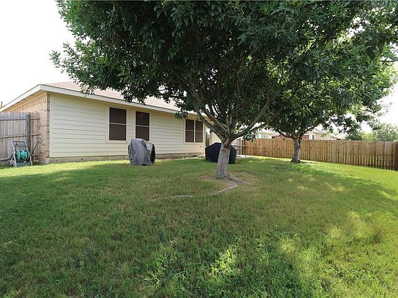 4th image of 1204 Mountain Peak Dr