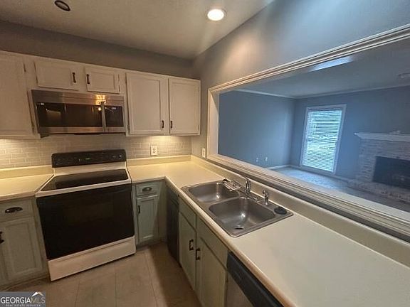 2nd image of 104 Abingdon Way