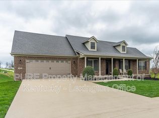 401 Buckwalter Ct, Berea, KY 40403