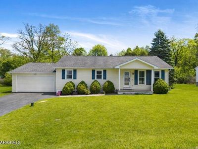 1647 Saint Francis Ln, Altoona, PA, 16602