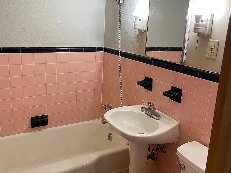 1120 Grand Apartments — Photo 18