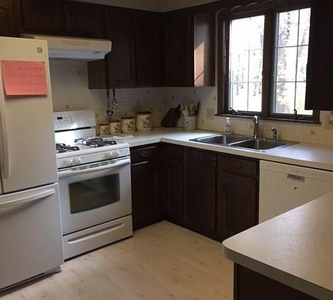 5th image of 74 Wellingwood Dr