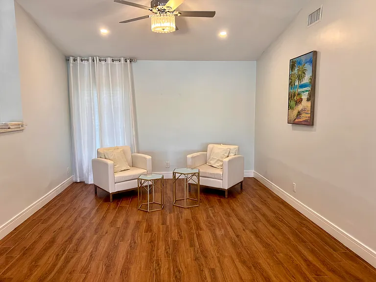 20725 Waters Edge Ct — Photo 35