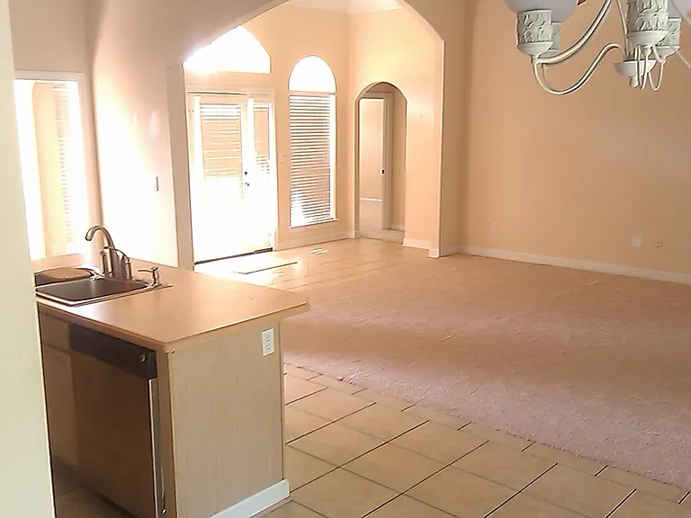 4006 Xavier Ct — Photo 6