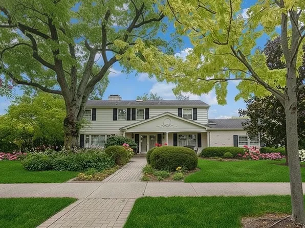 629 Courtland Cir, Western Springs, IL 60558