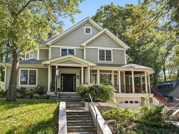 11 Poplar Rd, Wellesley, MA 02482