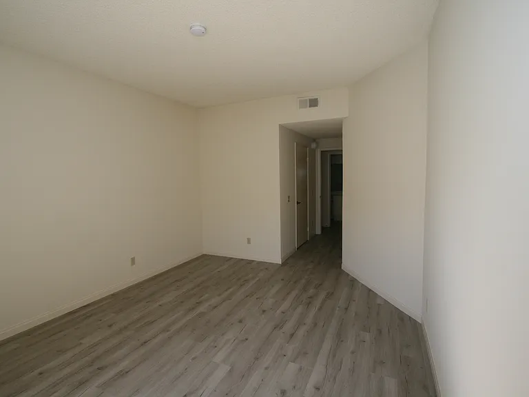 3637 Clarington Ave #112 — Photo 37