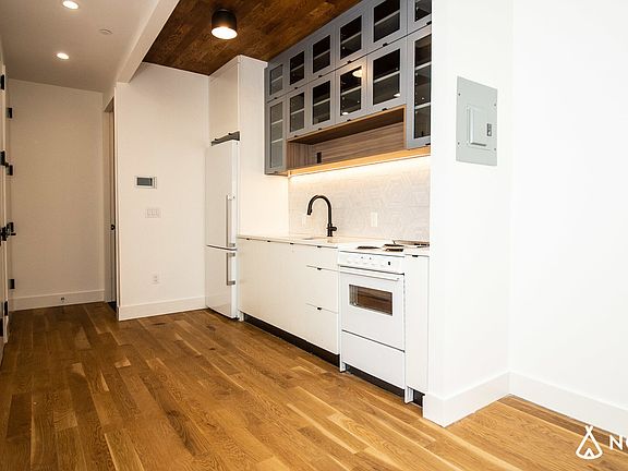 3rd image of 195 Sullivan Pl #3W