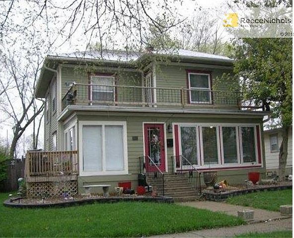 Beautiful Arts and Crafts style home that was popular at the tur