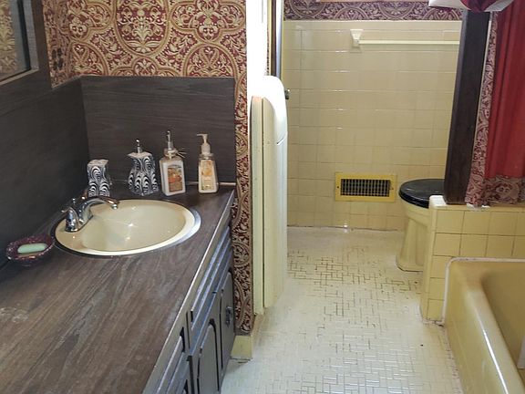 4th image of 10560 Avenue N #2