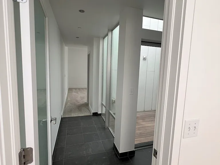 Entrance to third floor master bedroom from staircase